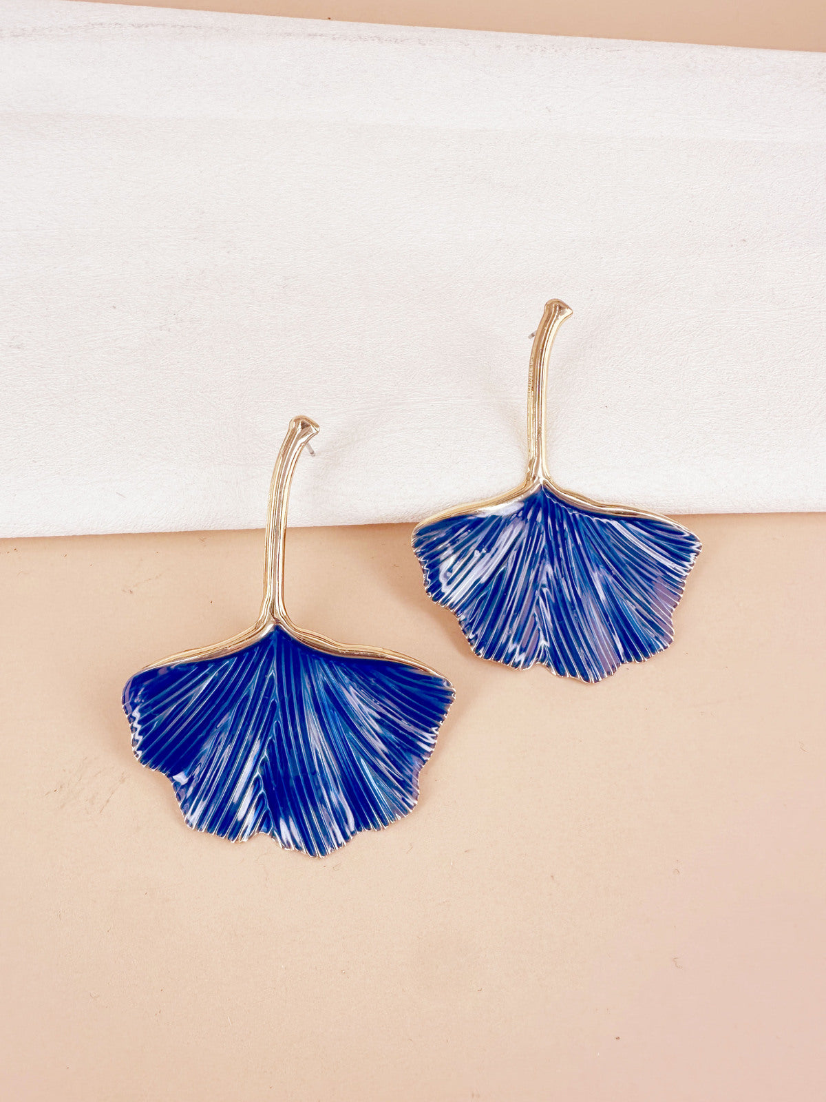 D Bijoux Ginkgo leaf earrings Royal Blue TU