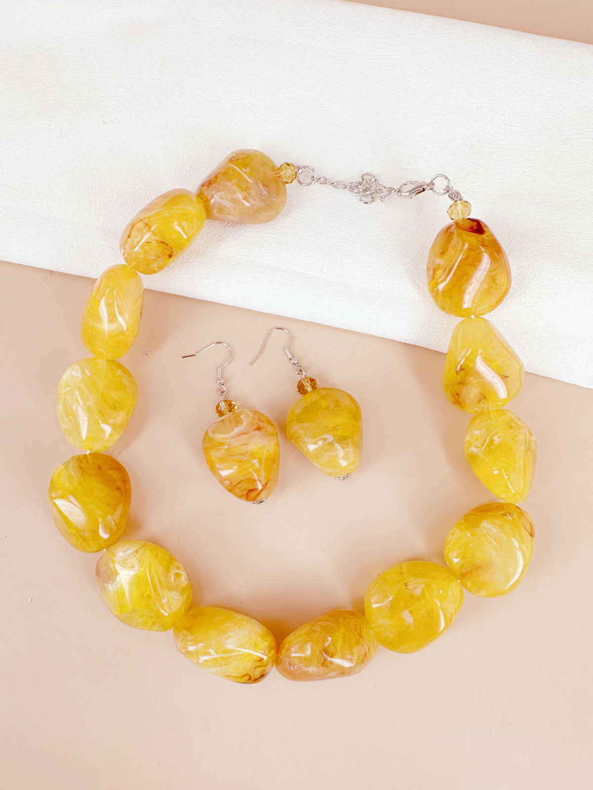 D Bijoux Chunky resin bead necklace Yellow TU