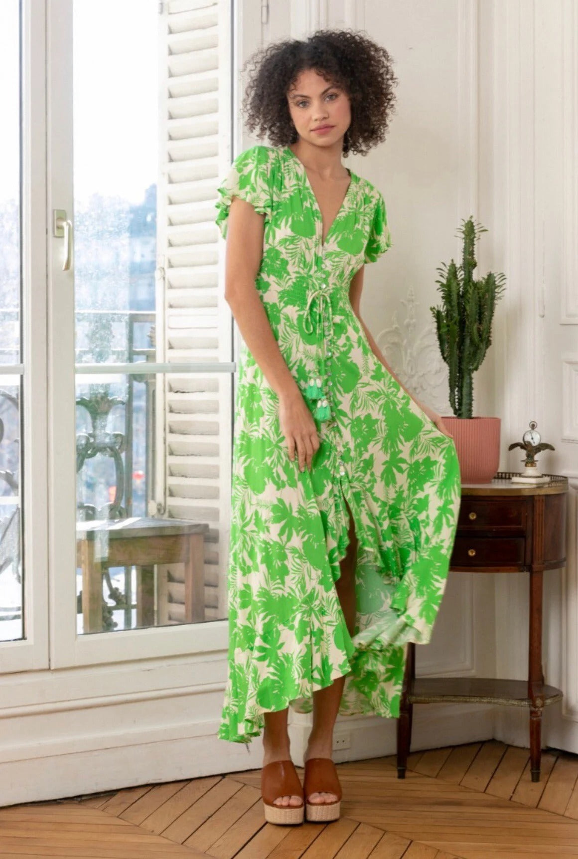 Midi dress with ethnic print and embroidered with seashells