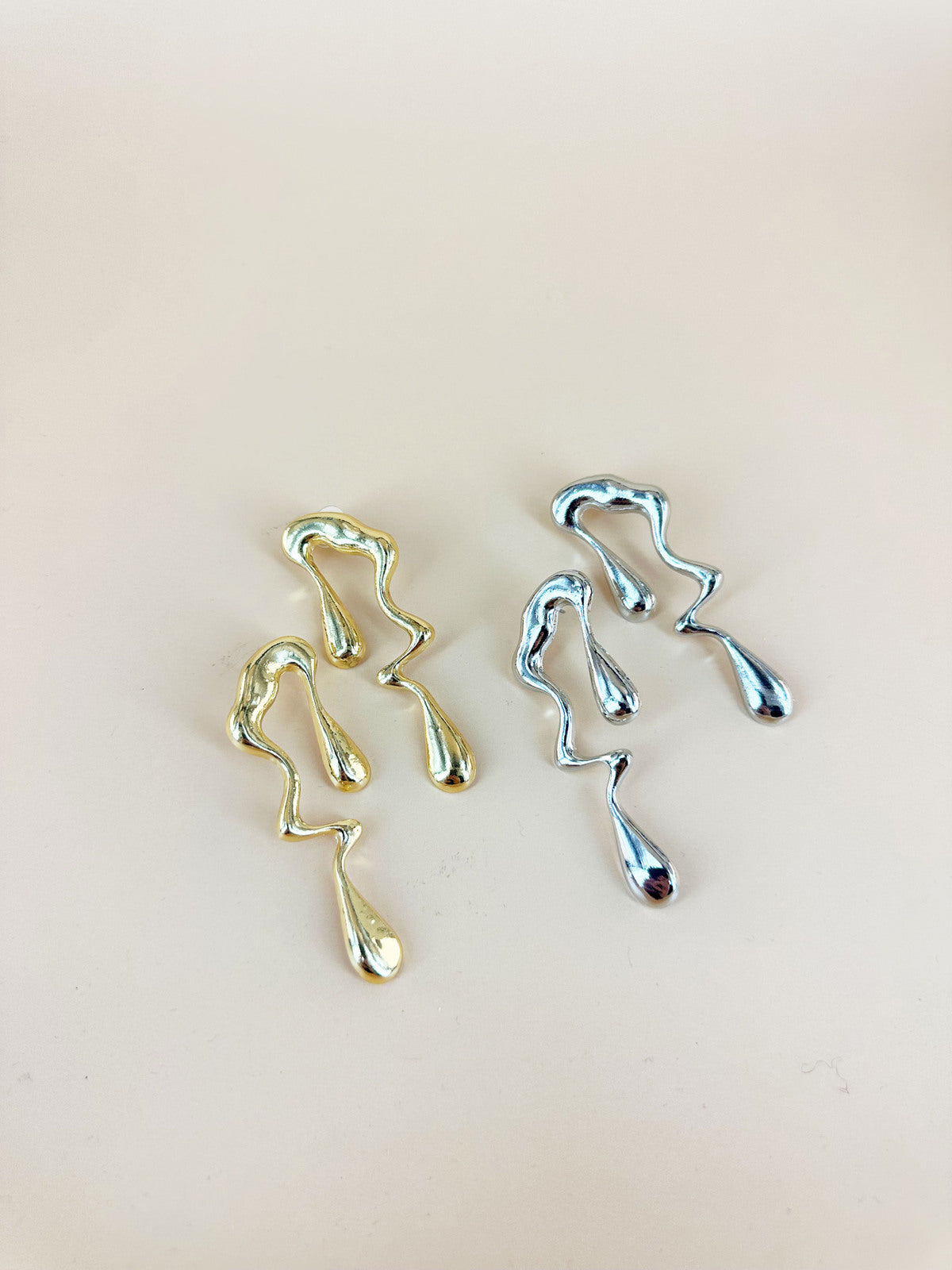 D Bijoux Metal hanging earrings with pearls Silver TU
