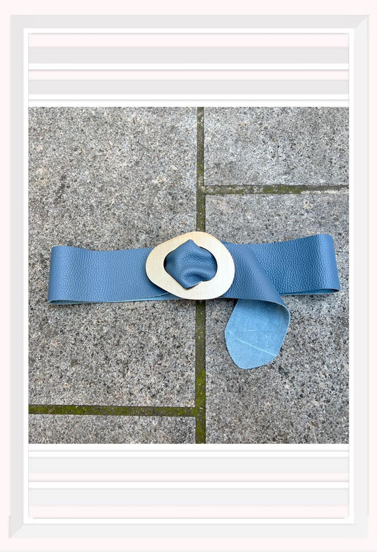 Z & Z Grained leather buckle belt Denim TU