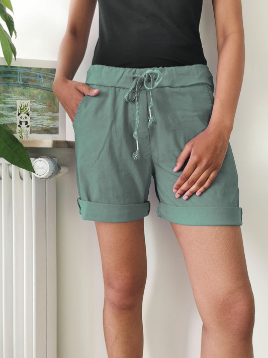 Zafa Magic shorts, with pocket on the sides. Kaki TU