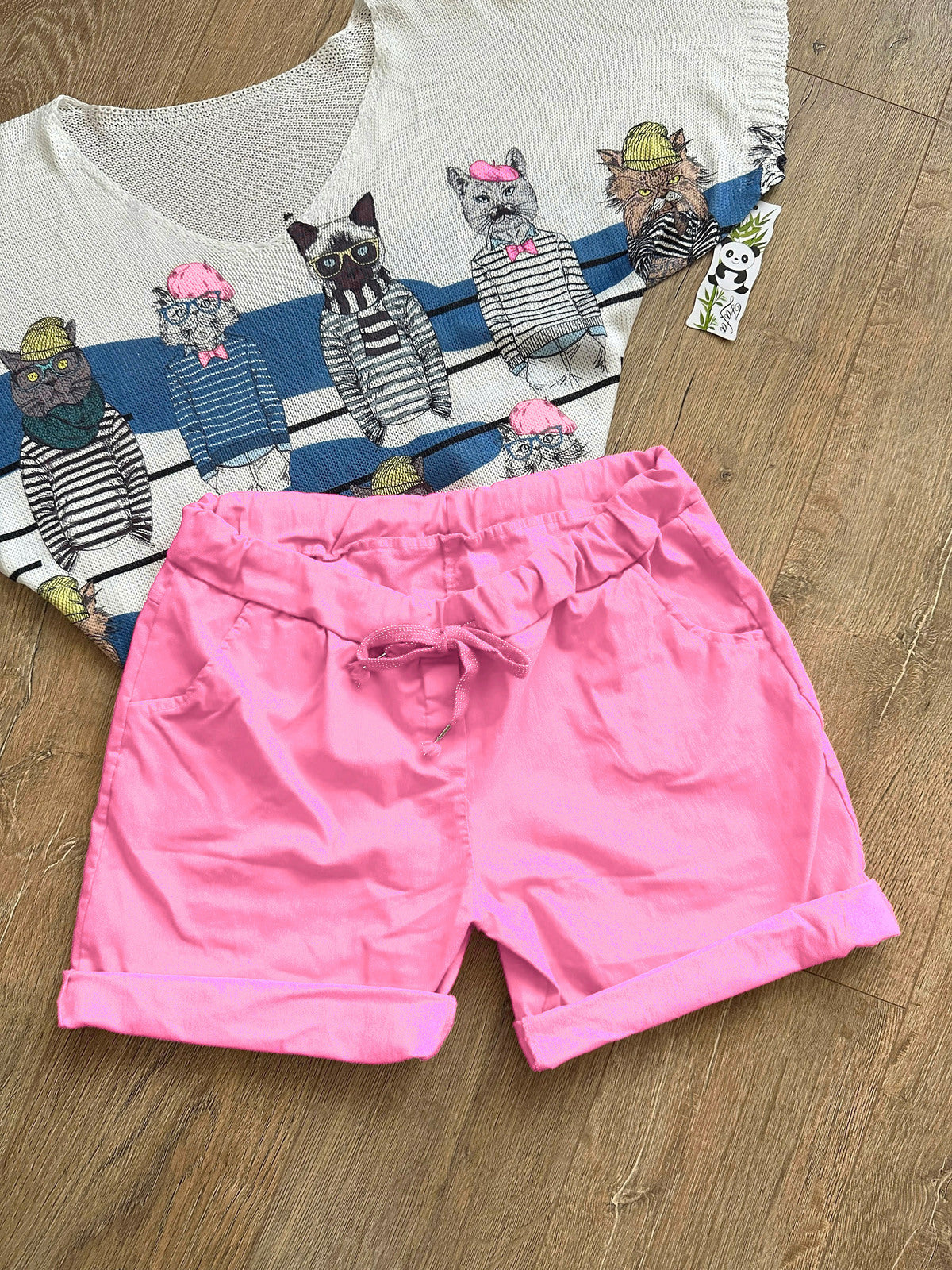 Zafa Magic shorts, with pocket on the sides. Pink TU